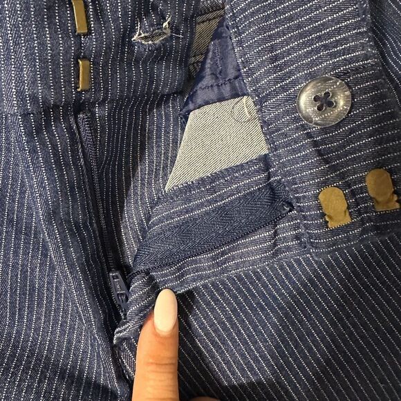 Old Navy Pixie Pants - Picture 7 of 8